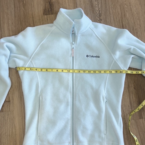 Columbia baby blue fleece long sleeve jacket/coat. Full front zip & cord cinch - Picture 16 of 16